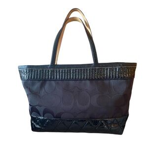 Authentic Coach Signature Black Poppy Patent Leather Trim